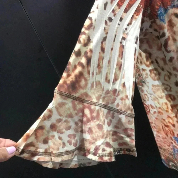 Energe Boho & Animal print, bell mid sleeve,v-neck,gold button detail - Picture 3 of 9